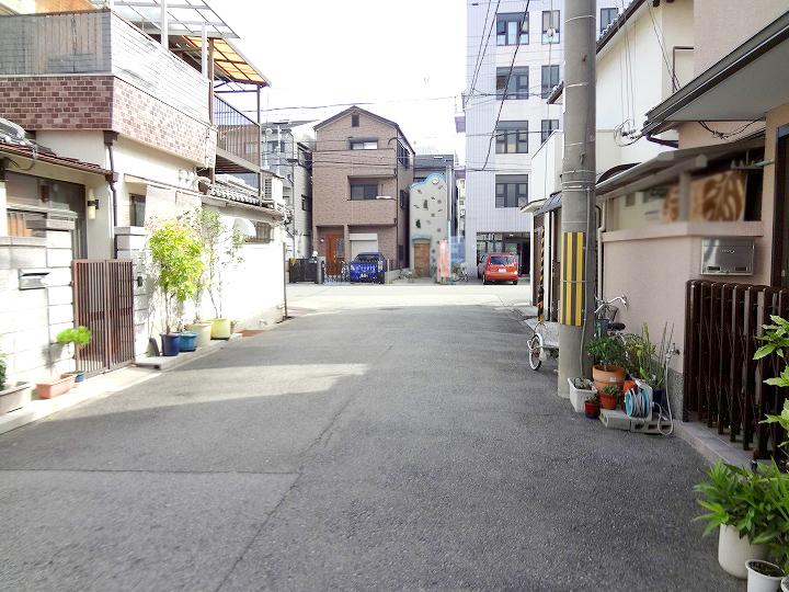 Local photos, including front road. Because of nearby life road, Traffic is rather less