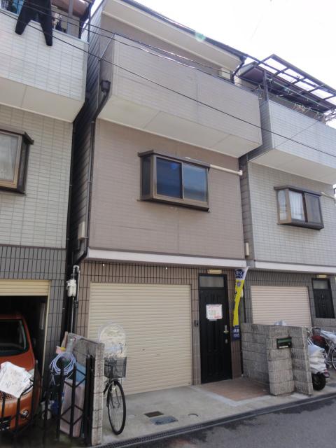 Local appearance photo. Local (August 2012) shooting