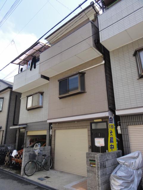 Local appearance photo. Local (August 2012) shooting