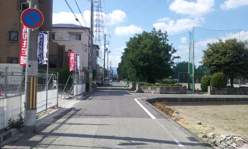 Local photos, including front road. Local (10 May 2013) There is a large Nishijin the town park immediately across from the shooting site. Every Sat. ・ Boy baseball, etc. have been made on the day.