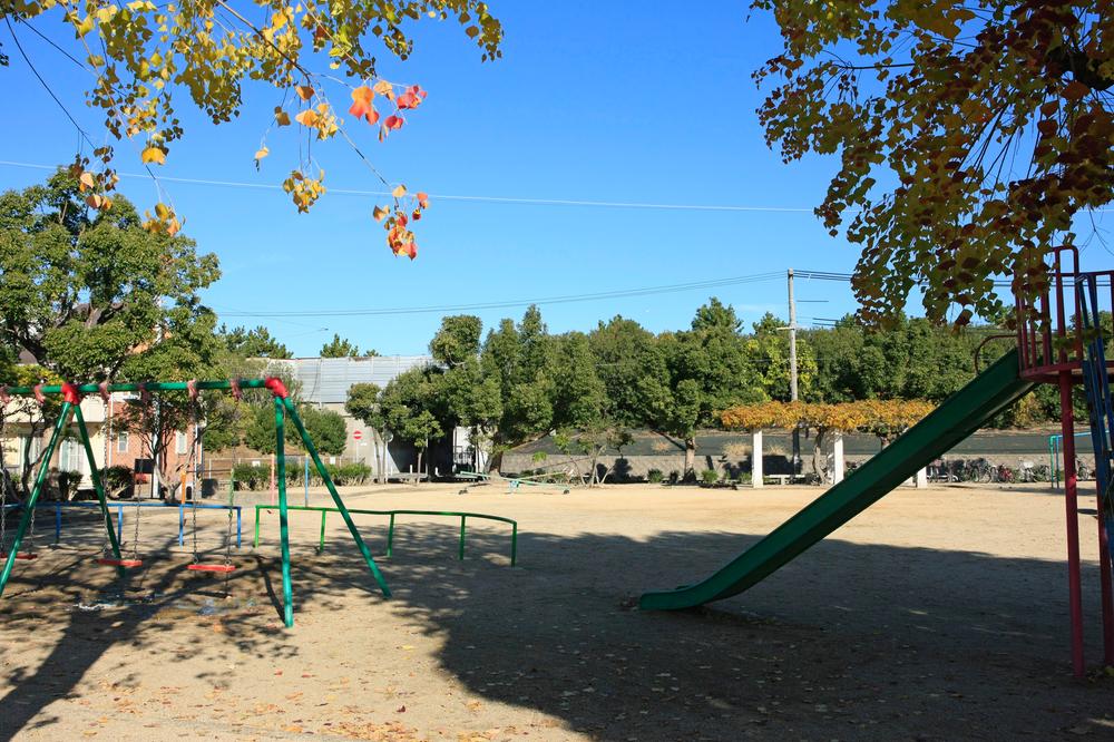 park. 10m to Onishi Shinmachi park