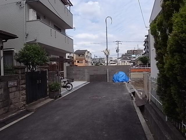 Local photos, including front road. Local (June 2013) Shooting