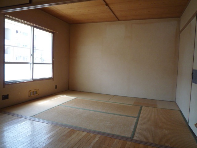 Other room space. Japanese-style room 6 quires