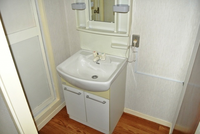 Washroom. I'm glad independent washbasin