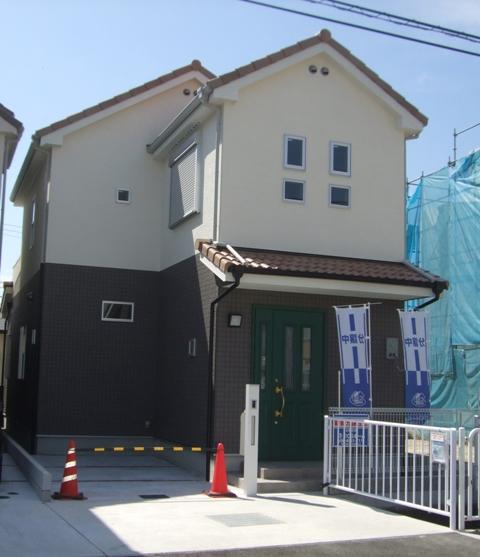 Local appearance photo. Turnkey attached to the completed