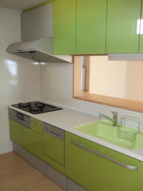 Kitchen. Dishwasher ・ Artificial marble top plate & sink (Yamaha)