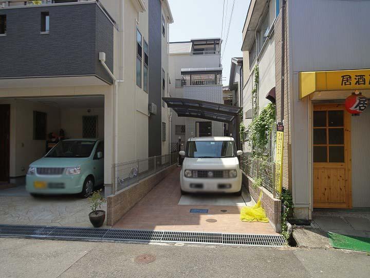 Local appearance photo. Front road is Rakuchin and out of the car because there 6m