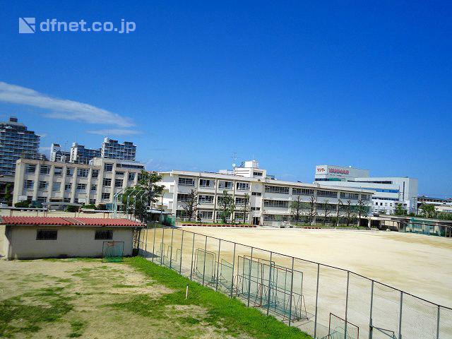 Junior high school. 800m until the Amagasaki Municipal Minami Oda Junior High School