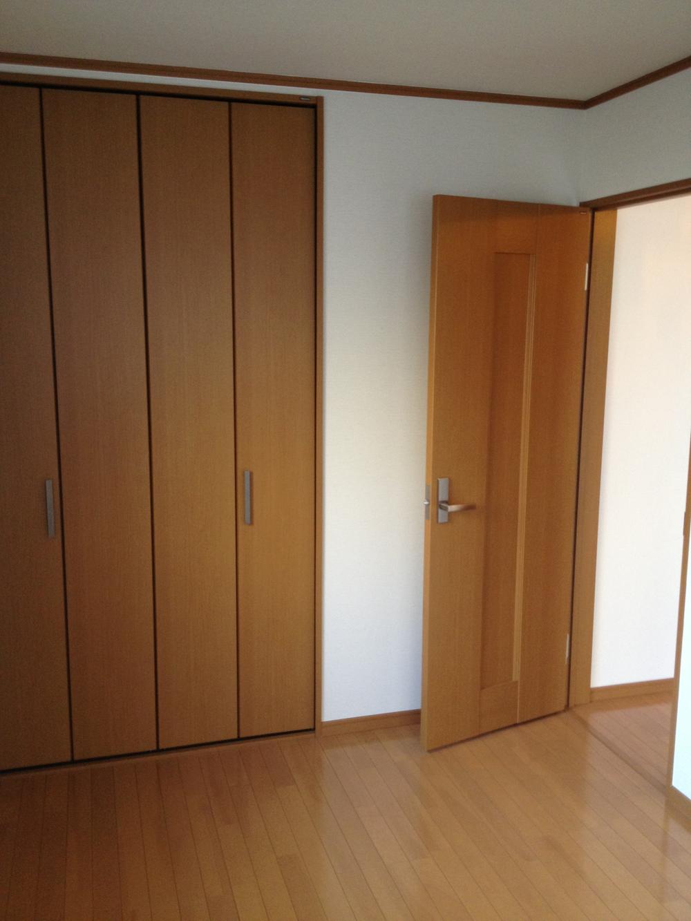 Non-living room. Local (11 May 2013) Shooting