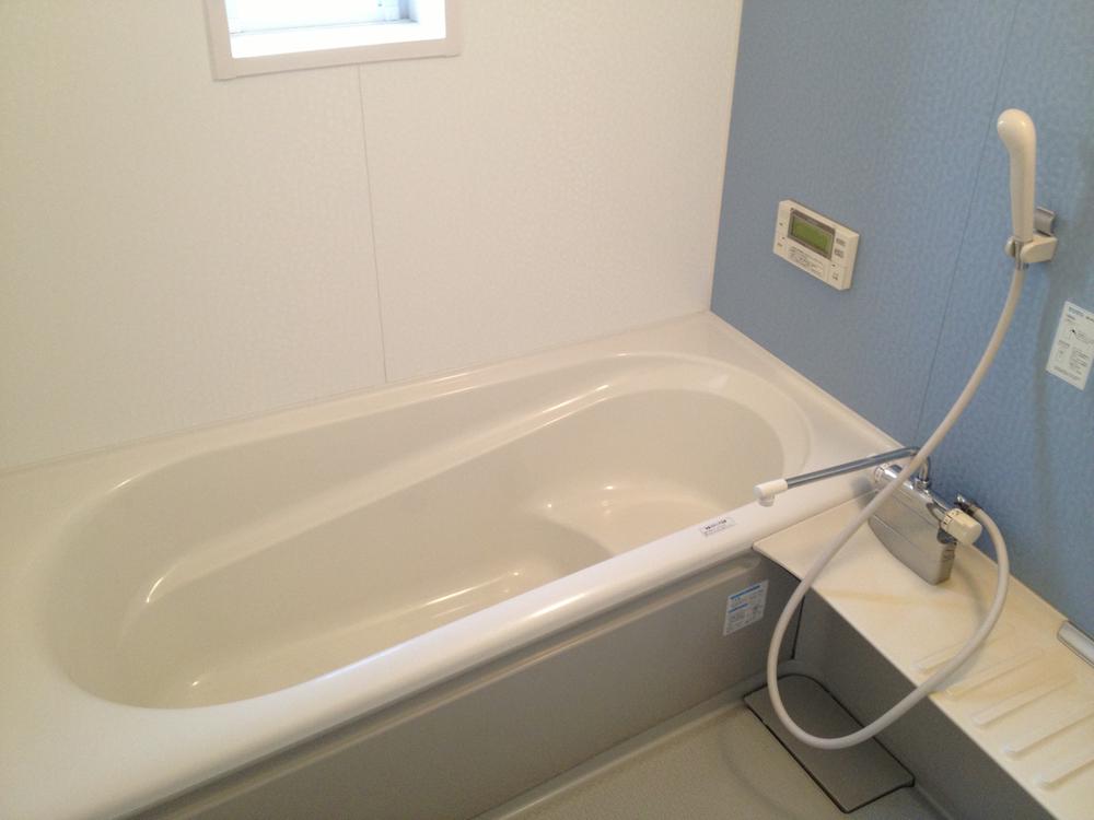 Bathroom. Local (11 May 2013) Shooting