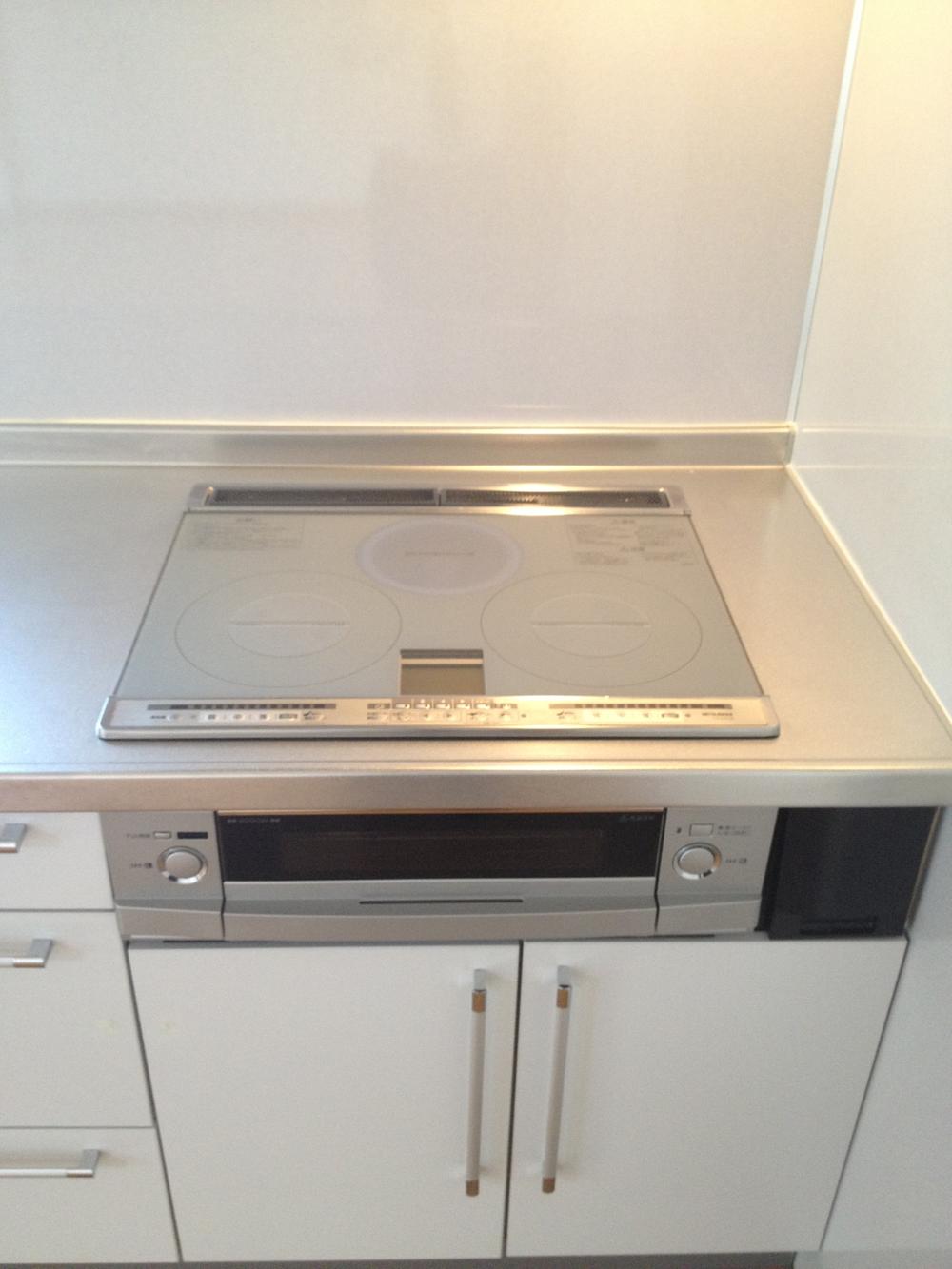 Kitchen. Local (11 May 2013) Shooting