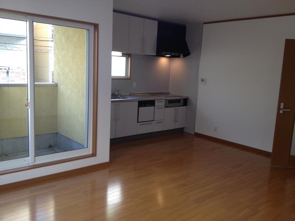 Kitchen. Local (11 May 2013) Shooting