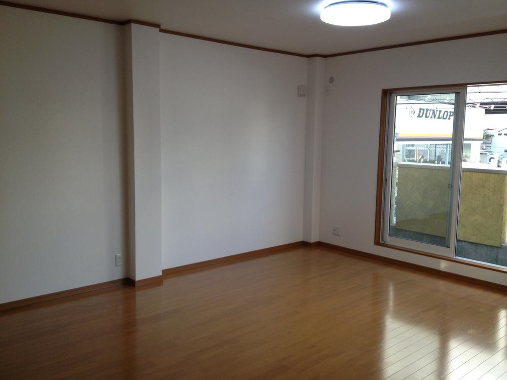 Non-living room. Local (11 May 2013) Shooting