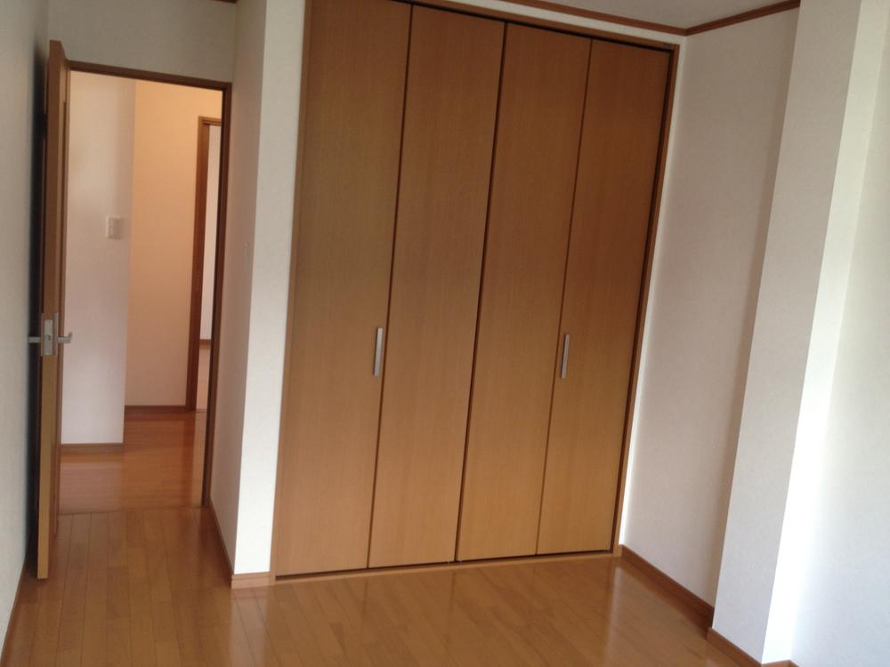 Non-living room. Local (11 May 2013) Shooting