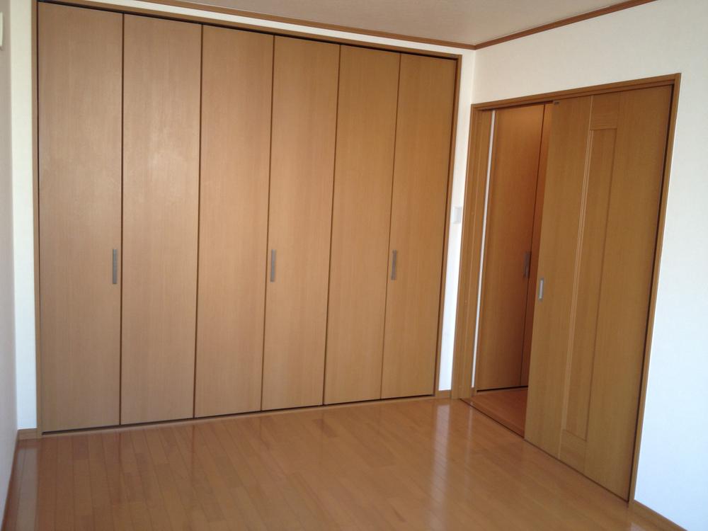 Non-living room. Local (11 May 2013) Shooting