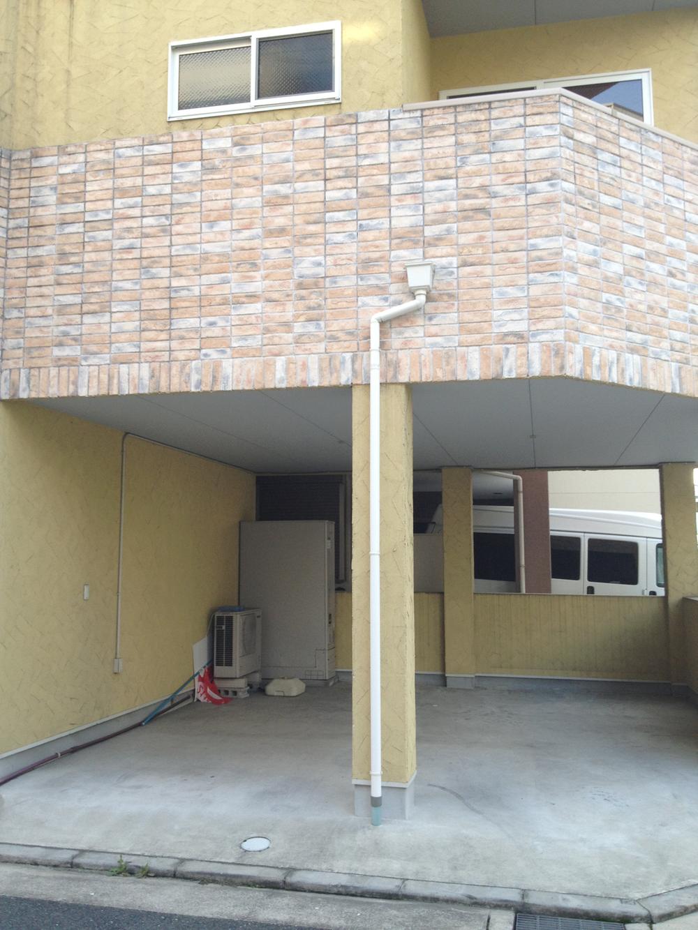 Parking lot. Local (11 May 2013) Shooting