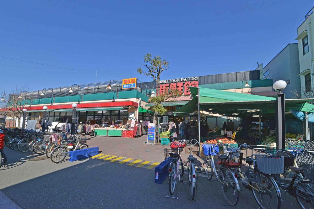 Other. Ace 1-minute walk from the fresh Museum. Okay even if there is to forget to buy if this distance.