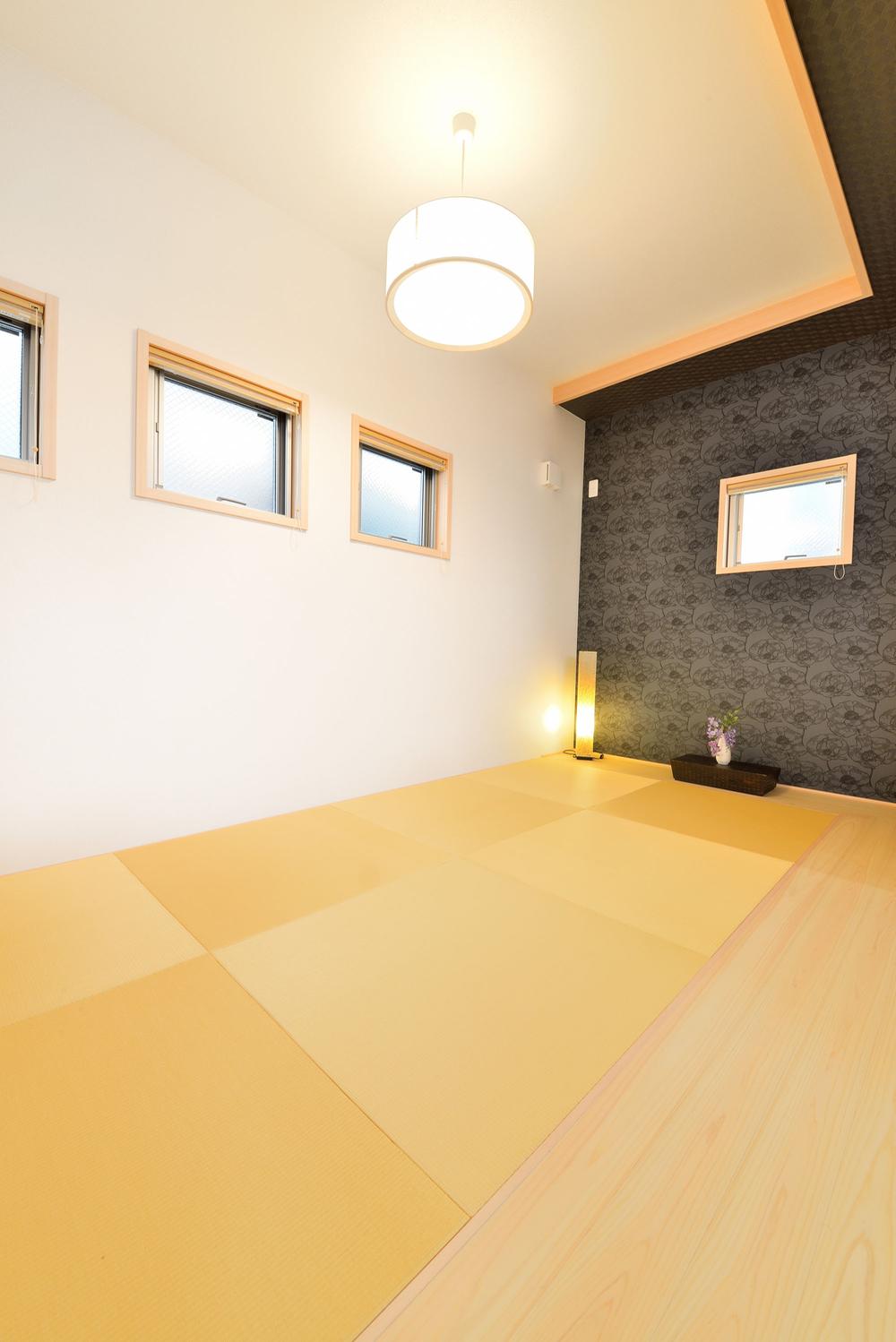 Model house photo. C No. land Japanese-style room. Bright Japanese-style room where the light is poured.