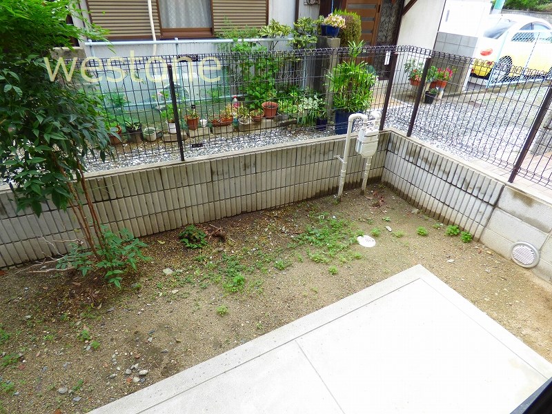 Garden. Private garden facing the LDK