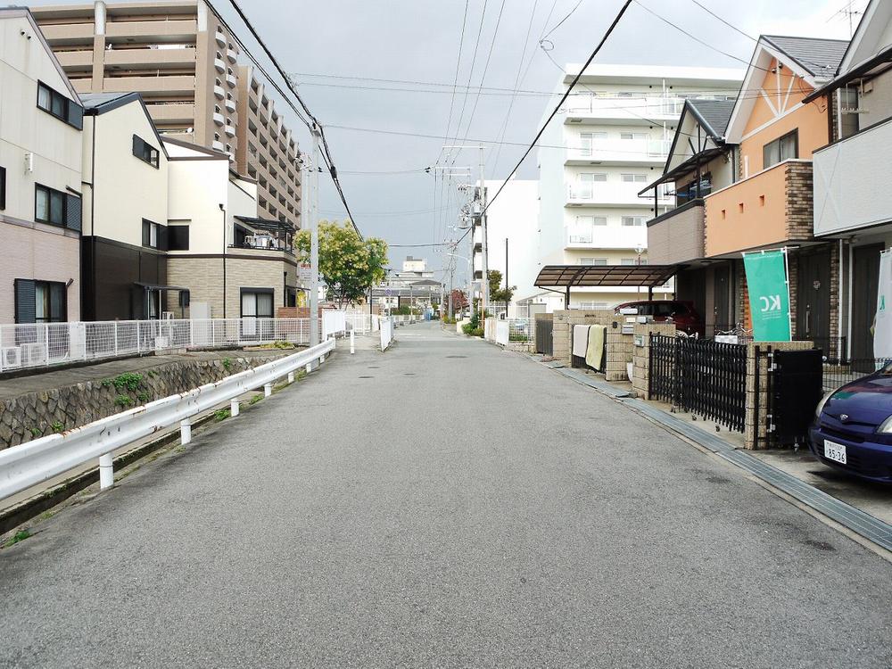 Local photos, including front road. You away more than 14m from the front building in width 7m + waterway 7m