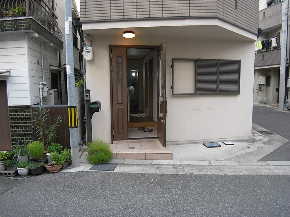 Local appearance photo. appearance Front door