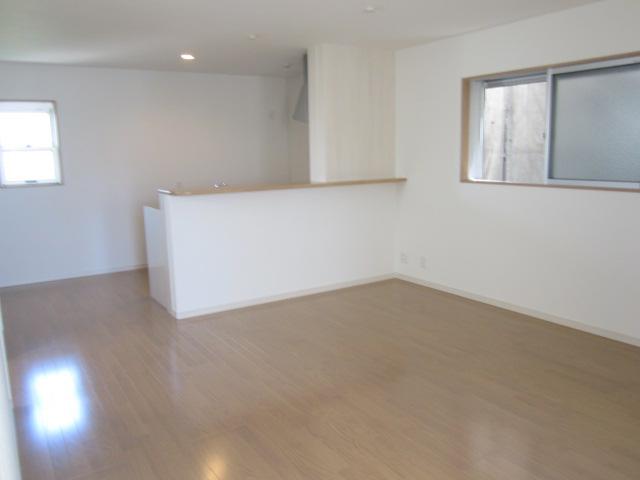 Same specifications photos (living)