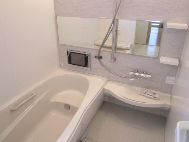 Same specifications photo (bathroom)