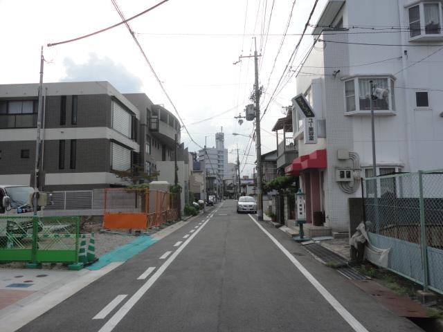 Local photos, including front road. Property of the north front of the road (from the east)