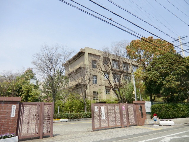 Primary school. 271m until the Amagasaki Municipal Mukonosato elementary school (elementary school)
