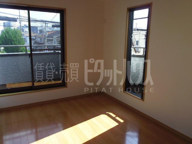 Non-living room. Equipped with all rooms housed