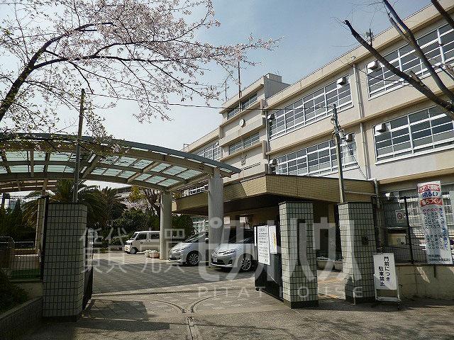 Junior high school. 1400m until the Amagasaki Municipal Wakakusa junior high school