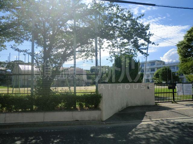Primary school. 616m until the Amagasaki Municipal codified Elementary School