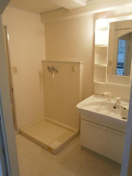 Washroom. Washroom