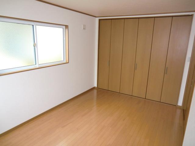 Non-living room. Local photos (Western-style)