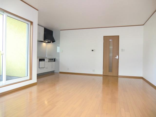 Living. Local photos (living) Spacious use 15.8 Pledge!