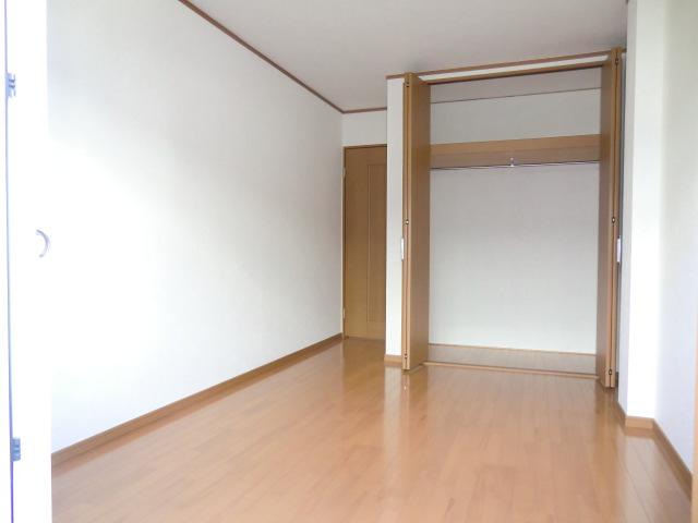 Non-living room. Local photos (Western-style)