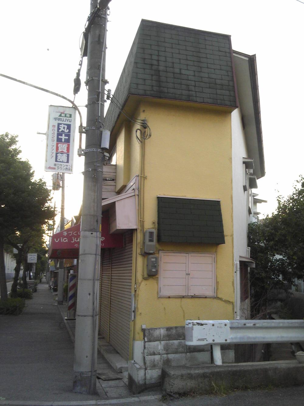 Local appearance photo. Local (10 May 2012) shooting