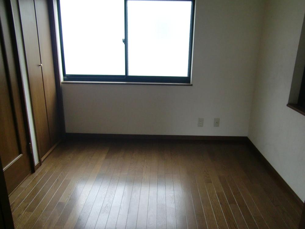 Non-living room. Local (September 2013) Shooting