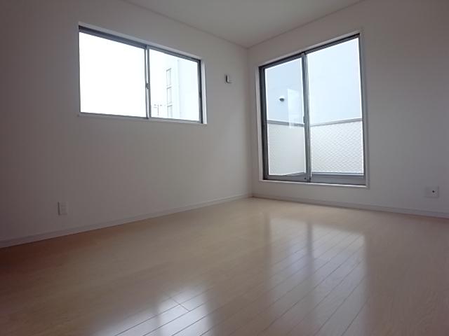 Non-living room. Local Photos