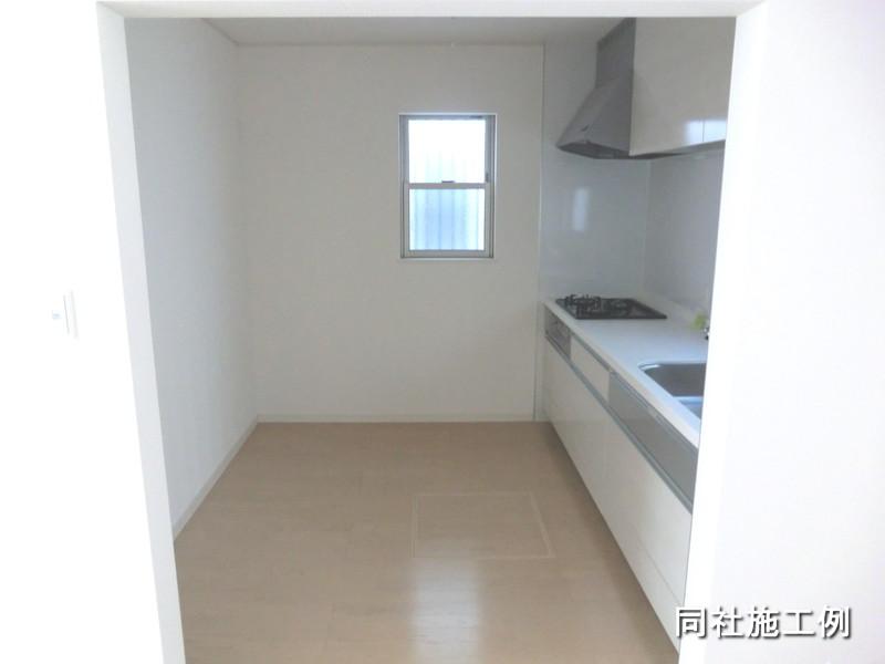 Same specifications photo (kitchen). (Same specifications photo)