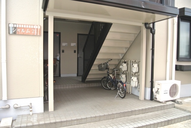 Entrance. Entrance is always clean.