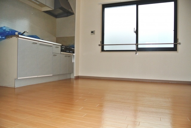 Living and room. Spacious living