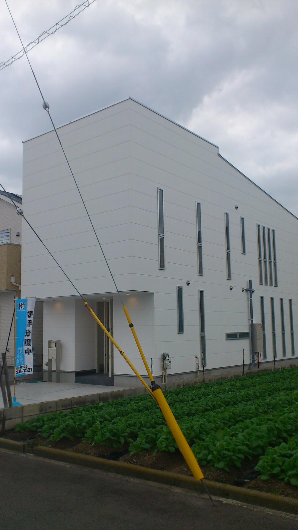 Local appearance photo. Local (10 May 2013) Shooting