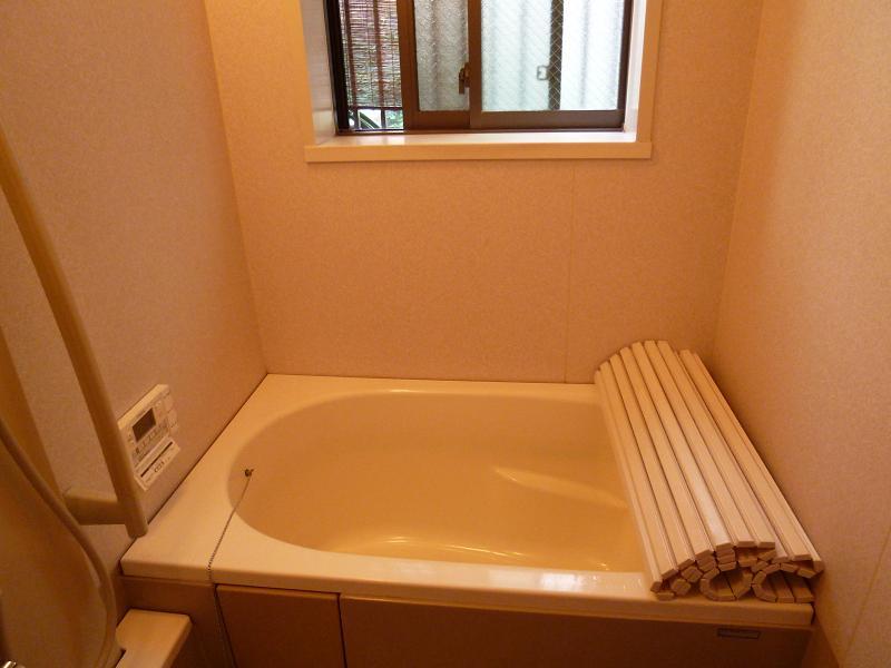 Bathroom. Indoor (12 May 2013) Shooting