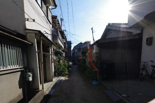 Local photos, including front road. Road in front of property is, It is safe can have small children because the car is in the way that does not pass!