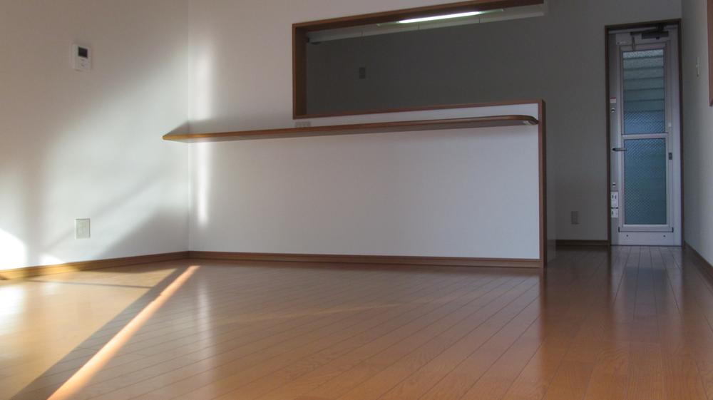 Living. It Communication is also perfect with family in between household chores in an easy-to-use counter kitchen.