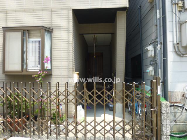 Entrance. Entrance of the property