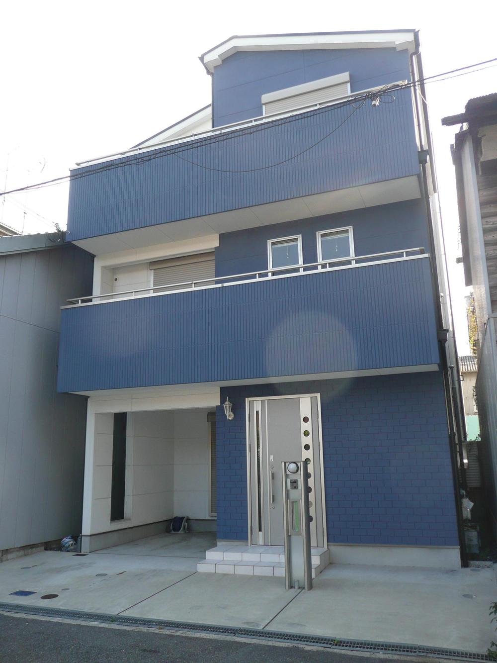 Local appearance photo. Local (10 May 2013) Shooting