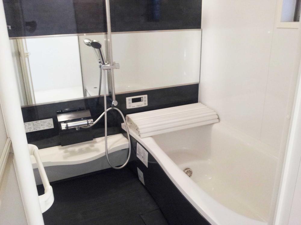 Bathroom. Indoor (10 May 2013) Shooting