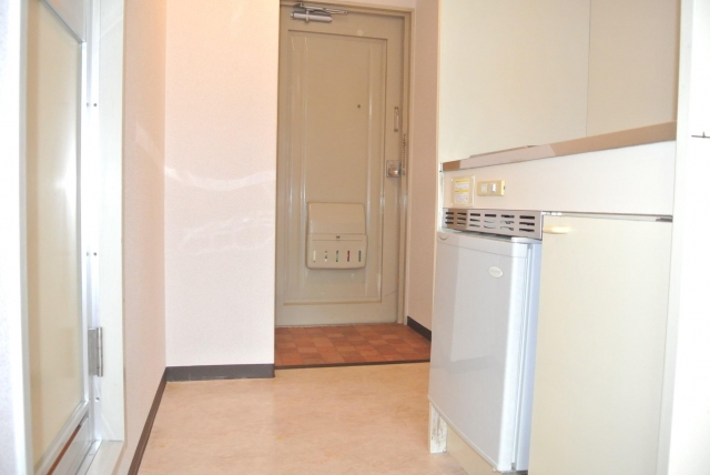 Living and room. This dish is easy space